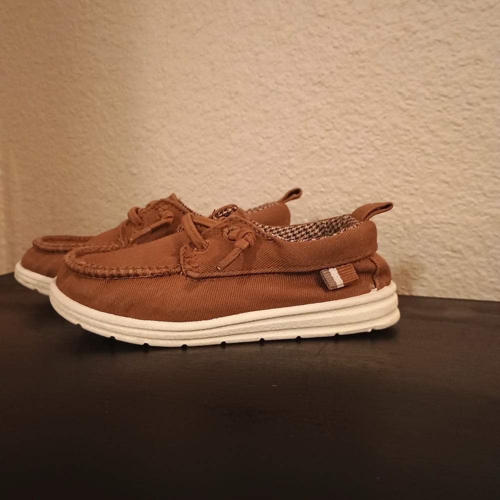 Cat & Jack Slip On Loafer, sz 6